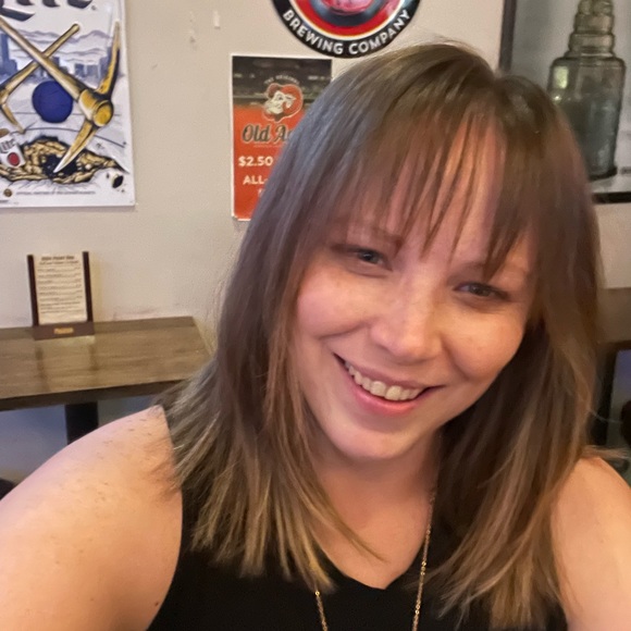 Meet your Posher, Ali - Picture 1 of 1